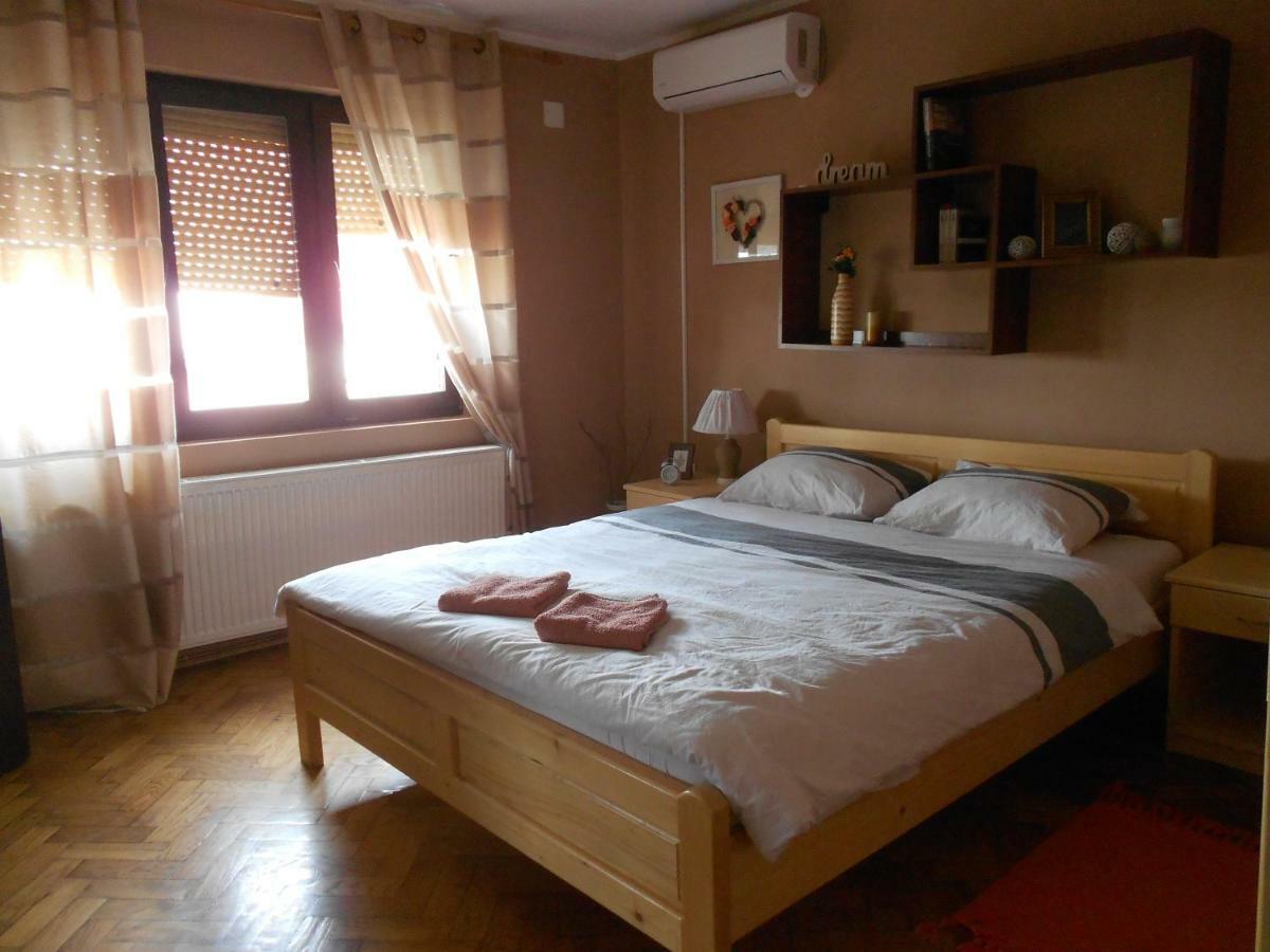 Hostelche Guest House Smederevo Exterior foto